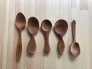 木のぬくもり感じるスプーン作り